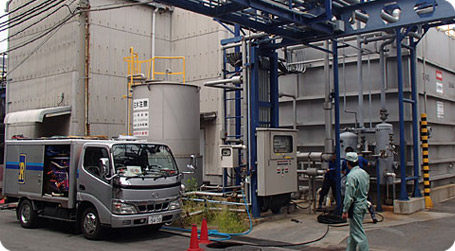 工場で作業中です!